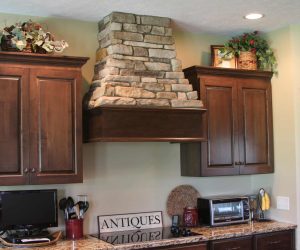 Ledgestone-Osage stone veneer on kitchen hood